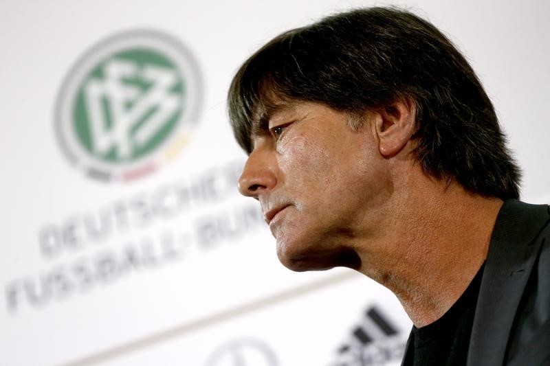 © Reuters. German national soccer team coach Loew announces German squad for Euro 2016 in Berlin