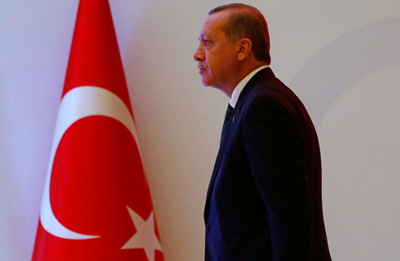 © Reuters. Turkish President Erdogan arrives for a conference in Istanbul