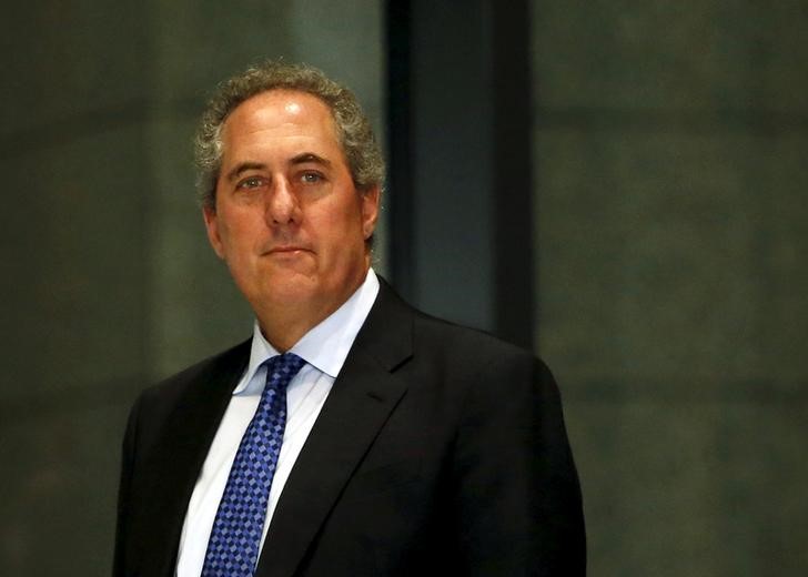© Reuters. U.S. Trade Representative Froman arrives for a meeting with Japan's Economics Minister Amari in Tokyo