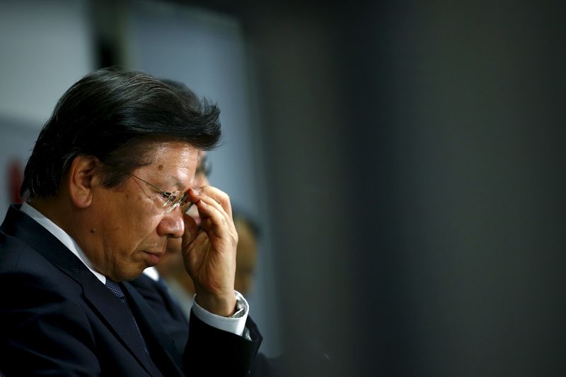 © Reuters. Mitsubishi Motors Corp's President Tetsuro Aikawa attends a news conference in Tokyo