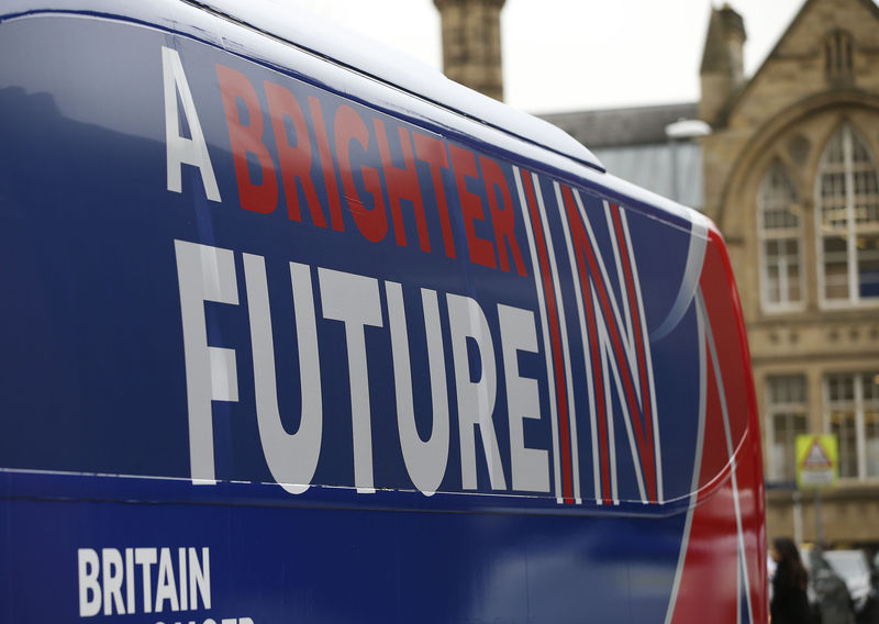 © Reuters. The bus carrying Labour MP Lucy Powell arrives at Manchester Met business school in Manchester