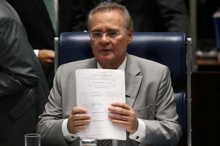 © Reuters. Renan Calheiros participa de sessão no Senado