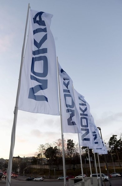 © Reuters. La marca Nokia volverá a los móviles de la mano de HMD Global y Foxconn