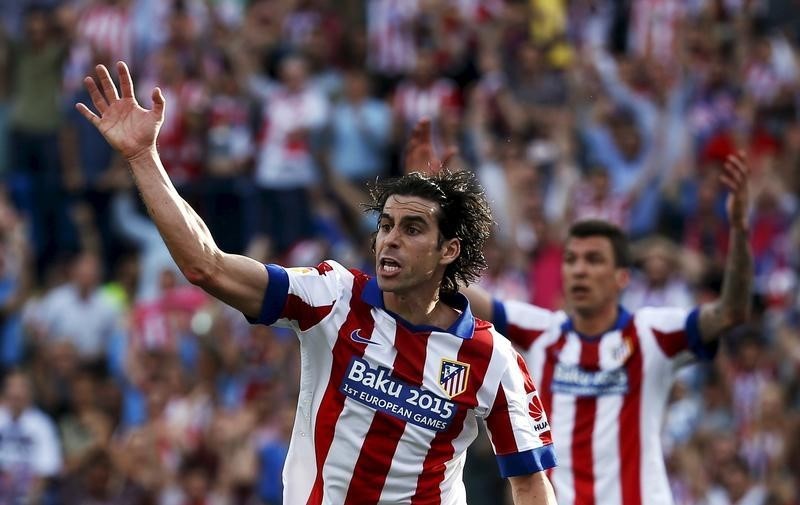 © Reuters. Tiago amplía un año su contrato con el Atlético de Madrid hasta 2017