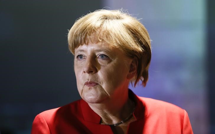 © Reuters. Apoyo a partido de Merkel cae a nivel más bajo desde 2011