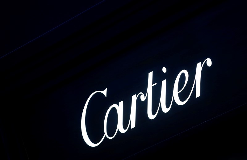 © Reuters. A company logo is pictured outside a Cartier store in Vienna