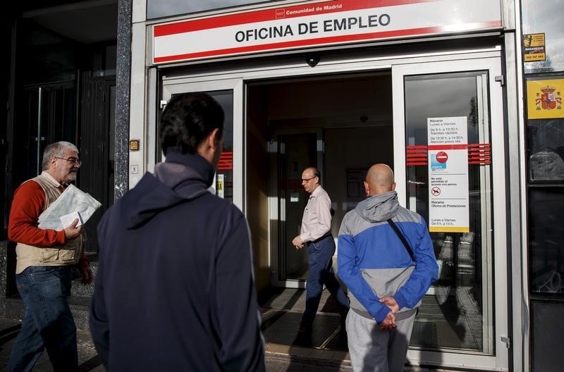 © Reuters. Las oficinas públicas sólo colocaron al 1,7% de los trabajadores españoles