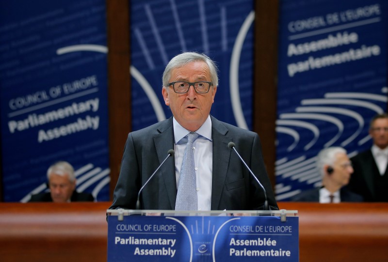 © Reuters. European Commission President Juncker addresses the Parliamentary of the Council of Europe in Strasbourg