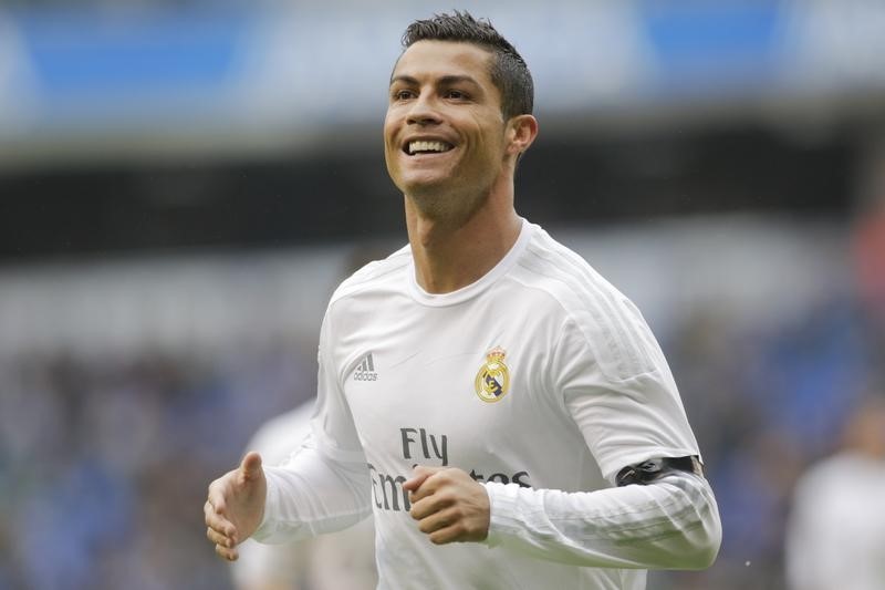 © Reuters. El gol número 100 espera al tridente del Real Madrid