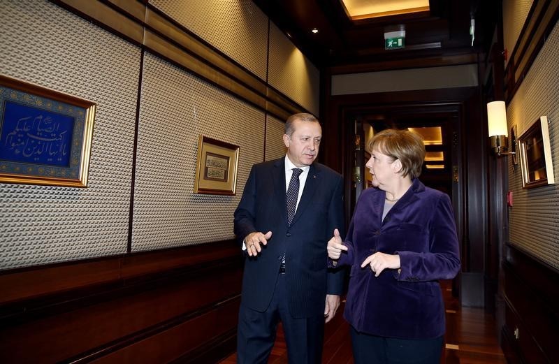 © Reuters. Turkish President Erdogan meets with German Chancellor Merkel in Ankara