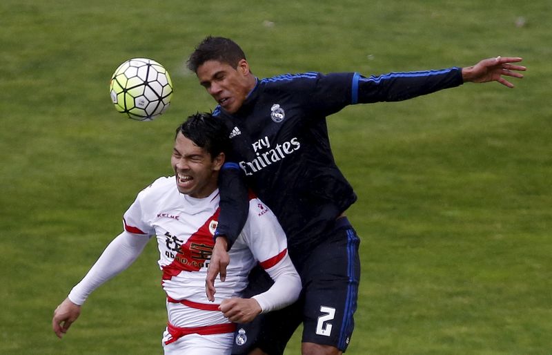 © Reuters. Football Soccer - Spanish Liga BBVA - Rayo Vallecano v Real Madrid