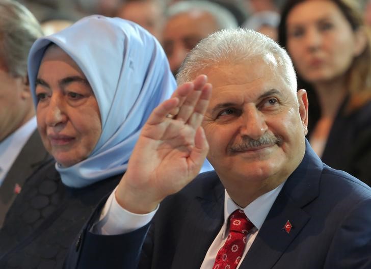 © Reuters. انتخاب يلدريم رئيسا لحزب العدالة والتنمية الحاكم في تركيا