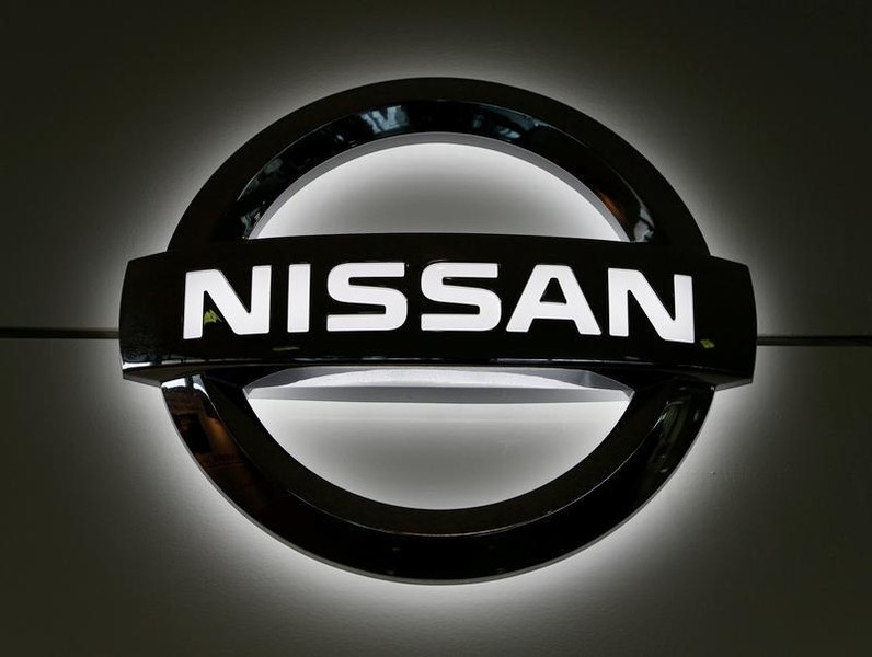 © Reuters. The company logo is seen at the Nissan Motors' Iwaki Plant in Iwaki, Fukushima prefecture, Japan