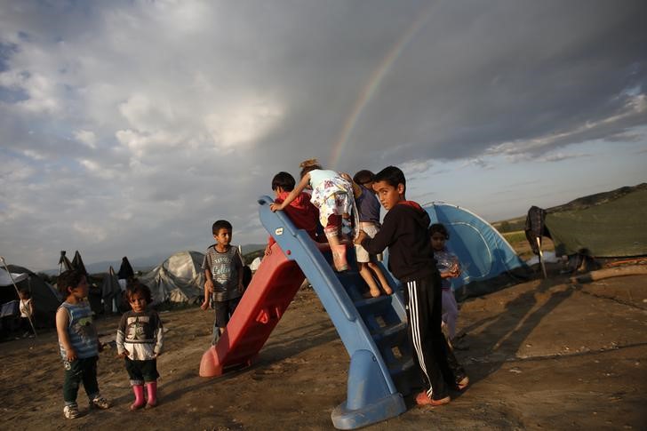 © Reuters. المفوضية العليا لشؤون اللاجئين: إغلاق الحدود في أوروبا "غير إنساني"