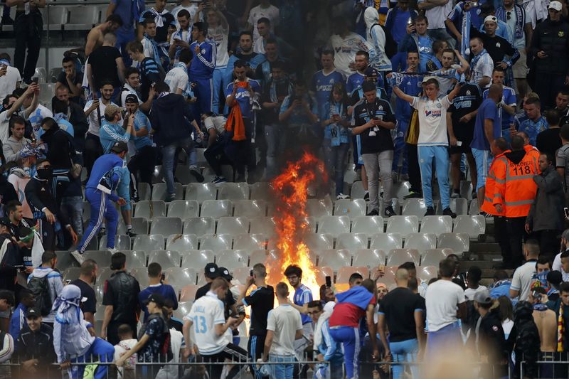 © Reuters. Francia promete solucionar fallos de seguridad en estadios antes de Eurocopa