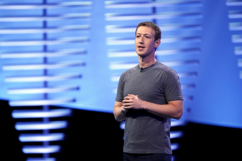 © Reuters. Facebook CEO Mark Zuckerberg speaks on stage during the Facebook F8 conference in San Francisco, California