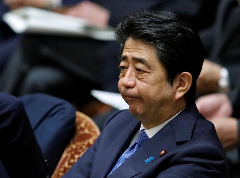 © Reuters. زعيم حزب كوميتو: رئيس وزراء اليابان يقول إنه سيمضي قدما في خطة رفع ضريبة المبيعات