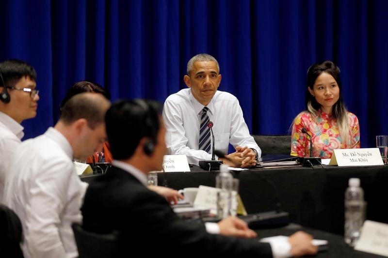 © Reuters. أوباما يقول إن عددا من أعضاء المجتمع المدني الفيتنامي منعوا من الالتقاء به