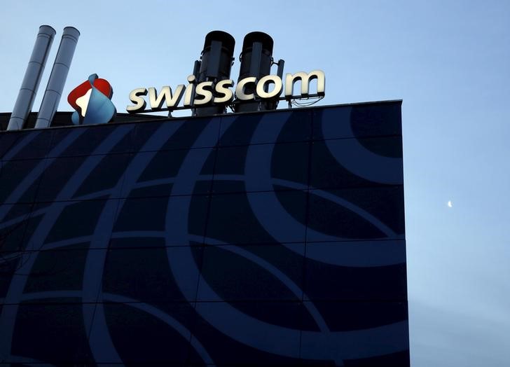 © Reuters. The logo of Swiss telecom company Swisscom is seen at their headquarters in Worblaufen outside Bern