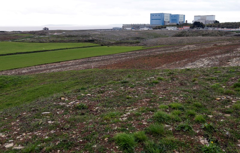 © Reuters. Hinkley Point A and B nuclear power stations are seen behind the site where EDF Energy's Hinkley Point C nuclear power station will be constructed in Bridgwater, southwest England