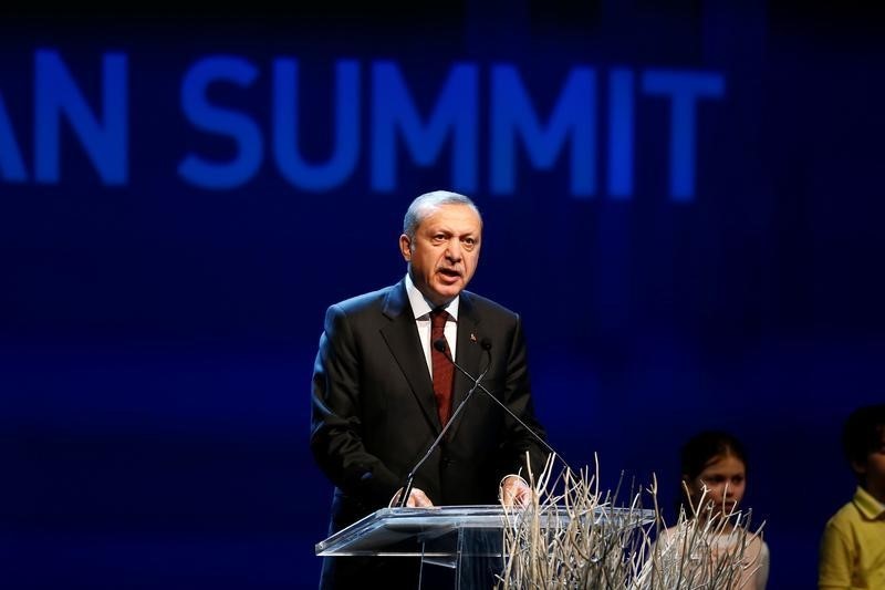 © Reuters. إردوغان يقول تركيا لن تتخذ خطوات في اتفاق الهجرة قبل إلغاء التأشيرات