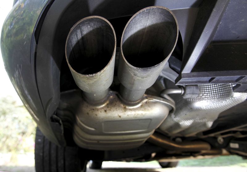 © Reuters. File photo of the exhaust system of a Volkswagen Passat TDI diesel car in France