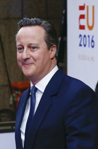 © Reuters. استطلاع: ناخبو بريطانيا منقسمون بالتساوي قبل استفتاء الاتحاد الأوروبي