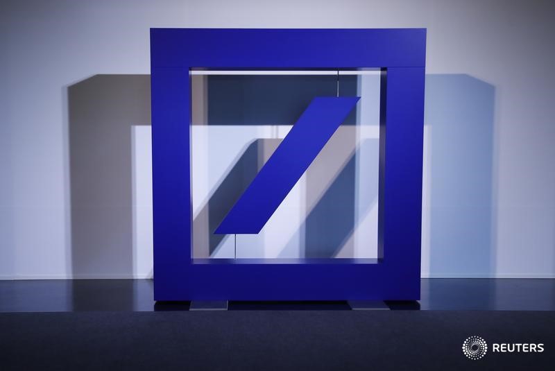 © Reuters. The emblem of Deutsche Bank is pictured during the bank's annual general meeting in Frankfurt
