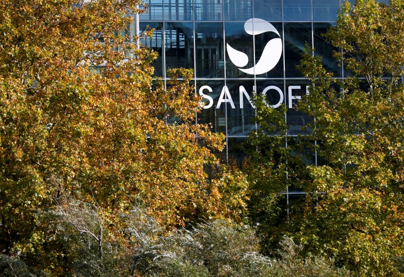 © Reuters. The Sanofi logo is seen at the company's Sanofi Pasteur headquarters in Lyon