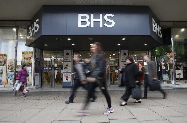 © Reuters. People walk past a branch of BHS on Oxford Street in London