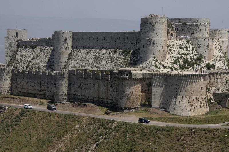 © Reuters. فرنسا تساعد في تأهيل الأثريين السوريين لترميم تراث بلدهم