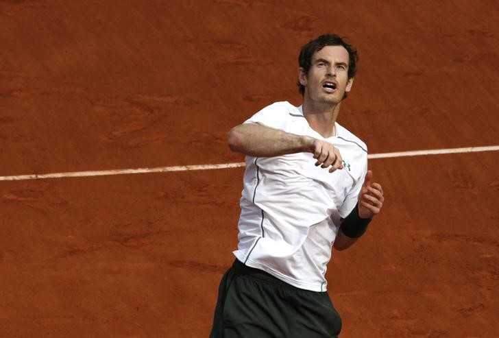 © Reuters. Tennis - French Open - Roland Garros - Mathias Bourgue of France v Andy Murray of Britain - Paris