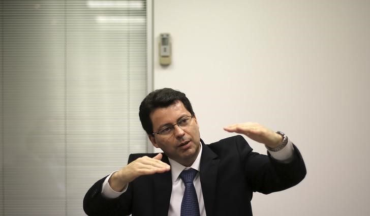 © Reuters. Em foto de arquivo, novo presidente do Banco do Brasil, Paulo Rogério Caffarelli,  fala durante o Reuters Latin America Investment Summit 2013