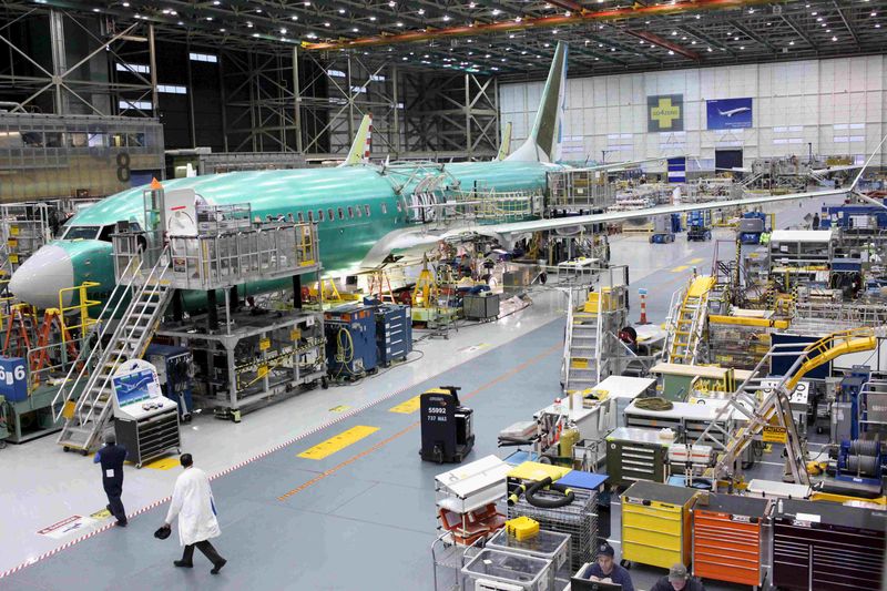 © Reuters. A Boeing 737 MAX plane is seen during a media tour of the Boeing plant in Renton, Washington