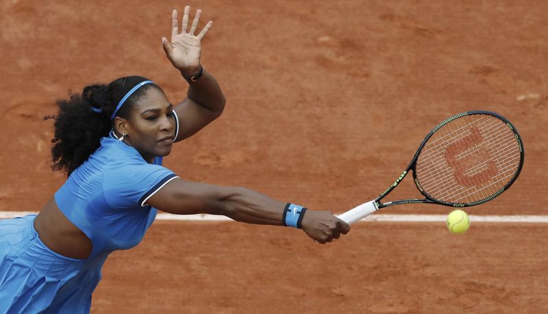 © Reuters. Tennis - French Open - Roland Garros - Serena Williams of the U.S. vs Teliana Pereira of Brazil