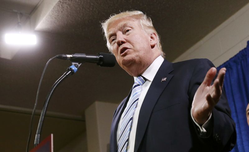 © Reuters. Presumptive Republican presidential candidate Donald Trump speaks at news conference in Bismarck, North Dakota