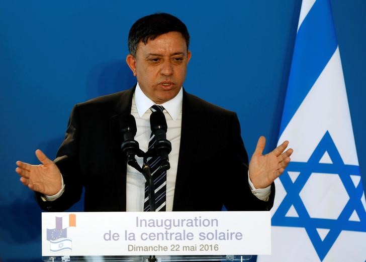 © Reuters. استقالة وزير البيئة الإسرائيلي بسبب الائتلاف اليميني الجديد