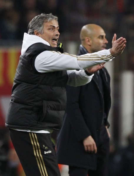 © Reuters. Mourinho y Guardiola, listos para volver a enfrentarse en Pekín