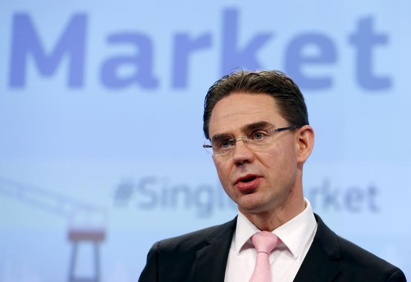 © Reuters. EU Commission Vice-President Katainen addresses a news conference in Brussels