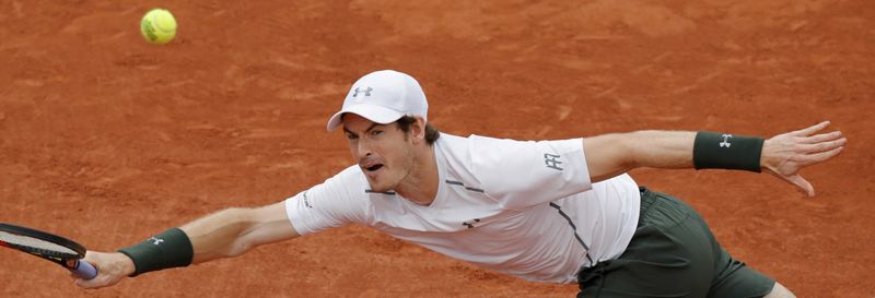 © Reuters. Tennis - French Open - Roland Garros - Ivo Karlovic of Croatia v Andy Murray of Britain - Paris