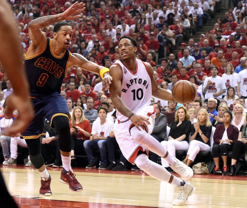 © Reuters. NBA: Playoffs-Cleveland Cavaliers at Toronto Raptors