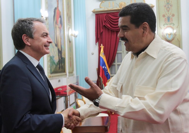© Reuters. Gobierno y oposición venezolana tratan de retomar el diálogo en República Dominicana