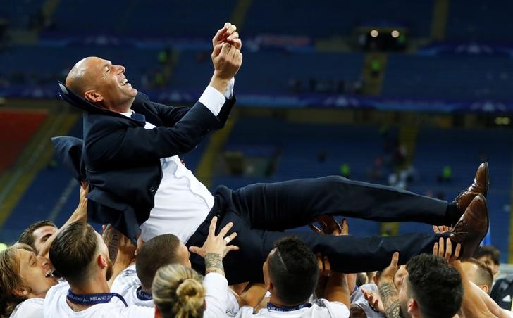 © Reuters. Florentino Pérez alaba la influencia de Zidane en el Madrid