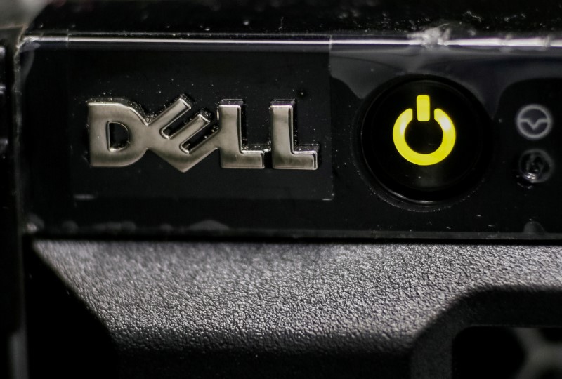 © Reuters. A Dell logo is seen at the computer in Kiev