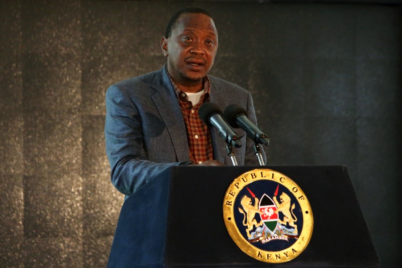 © Reuters. Kenyan President Uhuru Kenyatta addresses an audience during the second day of the Giant Club Summit in Nanyuki