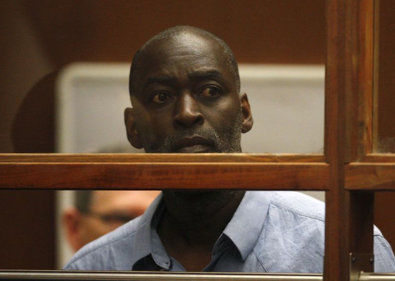 © Reuters. Actor Michael Jace appears at an arraignment hearing for a murder charge in Los Angeles Superior Court in Los Angeles California