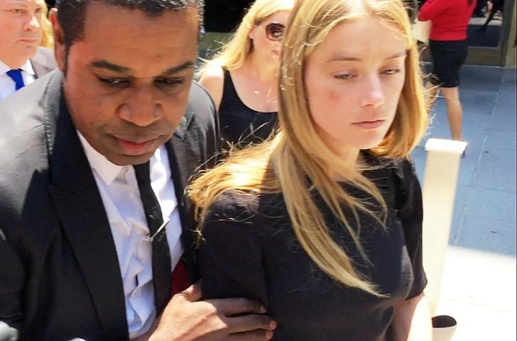 © Reuters. Atriz Amber Heard deixa tribunal em Los Angeles