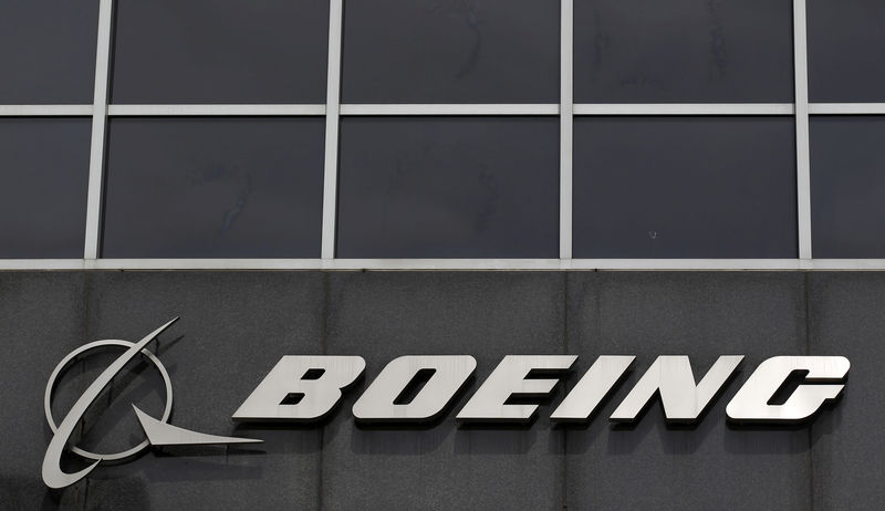 © Reuters. Boeing logo at their headquarters in Chicago