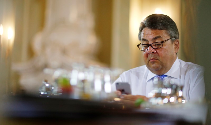 © Reuters. Cabinet meeting at the German government guesthouse Meseberg Palace