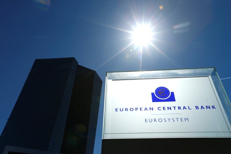 © Reuters. European Central Bank (ECB) sign is pictured outside its headquarters in Frankfurt